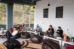 Bunk Stay Rishikesh - Hostel