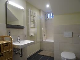 OMYXL Apartment