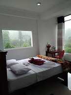 River View Wathsala Inn