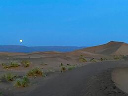 Tinfou desert camp