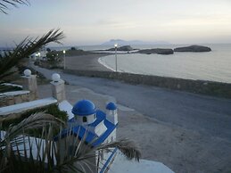 Blue and White Studios & Apartments