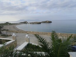 Blue and White Studios & Apartments