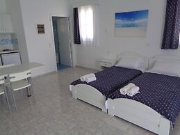 Blue and White Studios & Apartments