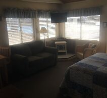 Rainbow's End Resort on Rainbow Lake