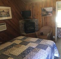 Rainbow's End Resort on Rainbow Lake