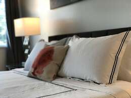 The Francis Boutique Inn