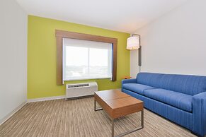 Holiday Inn Express & Suites Chadron by IHG