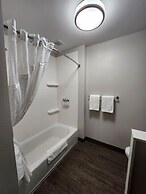 Holiday Inn Express & Suites Camas - Vancouver by IHG