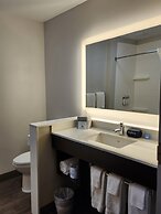Holiday Inn Express & Suites Camas - Vancouver by IHG