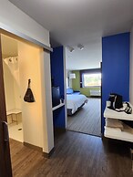 Holiday Inn Express & Suites Camas - Vancouver by IHG
