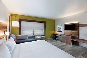 Holiday Inn Express & Suites Chanute, an IHG Hotel