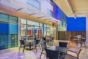 Holiday Inn Express & Suites Chanute by IHG