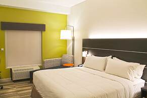 Holiday Inn Express & Suites St. Louis South - I-55 by IHG