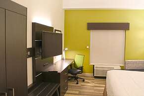 Holiday Inn Express & Suites St. Louis South - I-55 by IHG