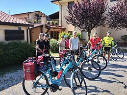 Angelucci Agriturismo con Camere e Agri Camping