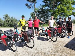 Angelucci Agriturismo con Camere e Agri Camping