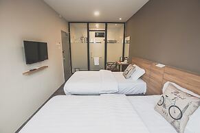 V3 Hotel & Residence Seri Alam