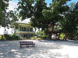 La Digue Luxury Beach Bungalow Spa & Gym