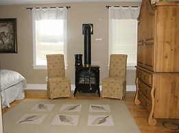 The Burleigh Falls Inn & Suites