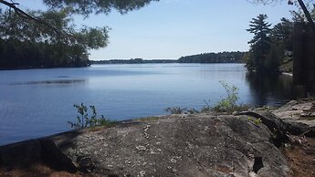 The Burleigh Falls Inn & Suites