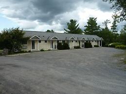 The Burleigh Falls Inn & Suites