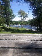 The Burleigh Falls Inn & Suites