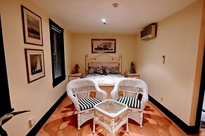 The Burleigh Falls Inn & Suites