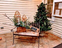 The Burleigh Falls Inn & Suites