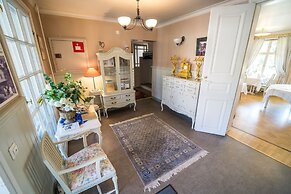 Karolineburg Manor House Hotel