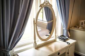 Karolineburg Manor House Hotel