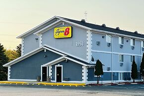 Super 8 by Wyndham Benton Harbor - St. Joseph