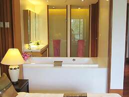 The Pearl of Naithon