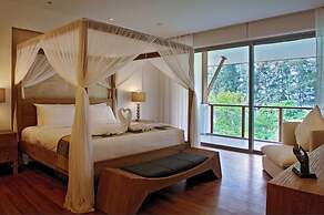 The Pearl of Naithon