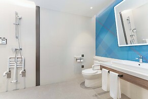 Holiday Inn Express Wuhan Jinyin Lake by IHG