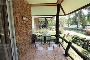 Khaothone River View Resort