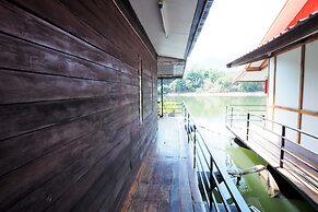 Khaothone River View Resort