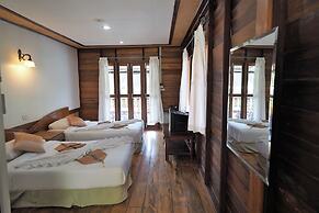 Khaothone River View Resort