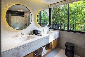 Cross Chiang Mai Riverside