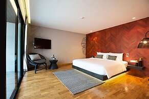 Cross Chiang Mai Riverside