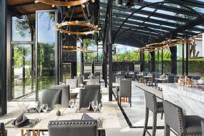 Cross Chiang Mai Riverside