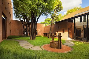 Cross Chiang Mai Riverside