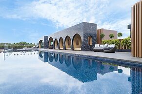 Cross Chiang Mai Riverside