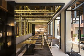 Cross Chiang Mai Riverside