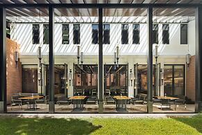 Cross Chiang Mai Riverside