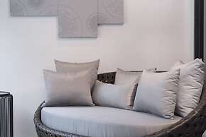 Cross Chiang Mai Riverside