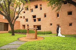 Cross Chiang Mai Riverside