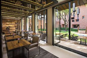 Cross Chiang Mai Riverside