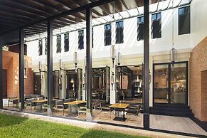 Cross Chiang Mai Riverside