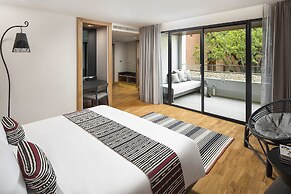 Cross Chiang Mai Riverside