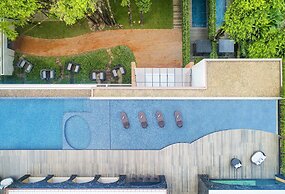 Cross Chiang Mai Riverside